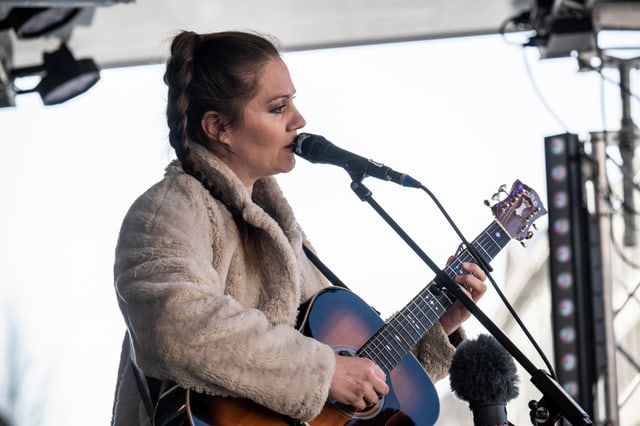 Heidi Happy singt auf der Livestage