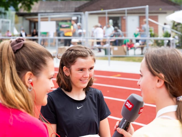 Paula und Angela interviewen Mia.