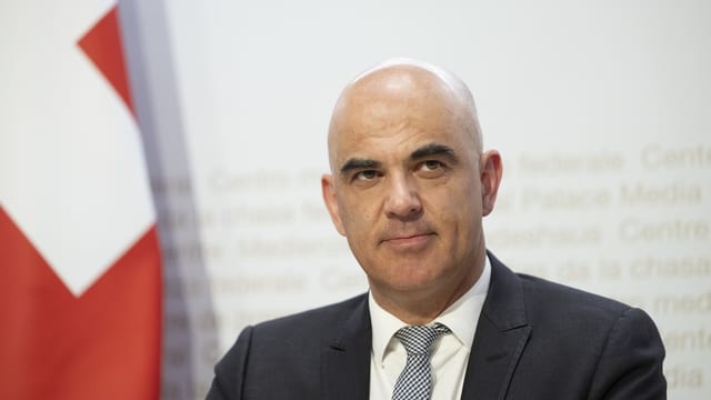 Bundesrat Alain Berset an einer Medienkonferenz