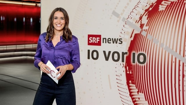 Moderatorin im SRF-News-Studio von 10 vor 10.