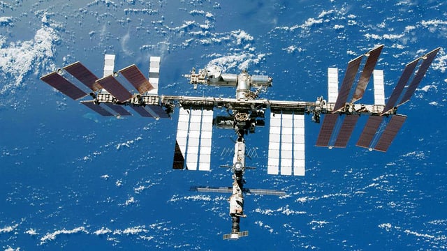 Panorama Iss Russisches Raumschiff Nach Pannenflug Angedockt News Srf