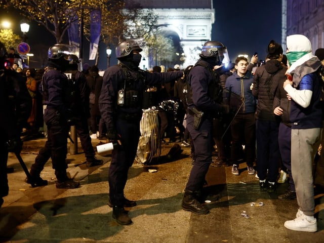 Viele Menschen auf der Strasse