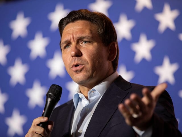 Ron DeSantis spricht an einer Veranstaltung in Greenville.