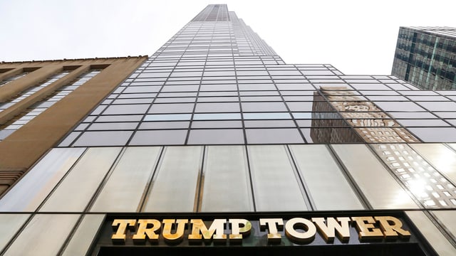 Trump Tower von unten nach oben fotografiert