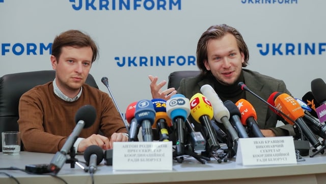 Rodnenkow and Krawzow also speak on a podium