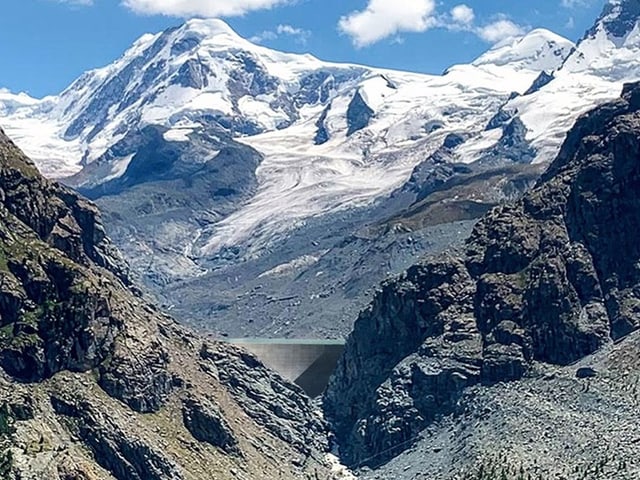 Visualisierung der Staumauer (85 Meter hoch) am Fusse des Gornergletschers.