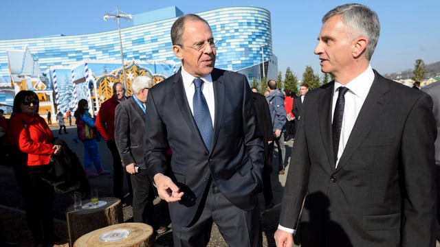 Sergej Lawrow (links) und Didier Burkhalter (rechts)