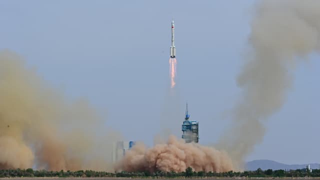 Der Raketenstart in der Wüste Gobi.