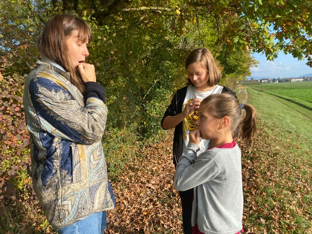 Lernen durch Ausprobieren und Experimentieren. Genau das zeigt uns Kinderreporterin Marilou in diesem Beispiel.