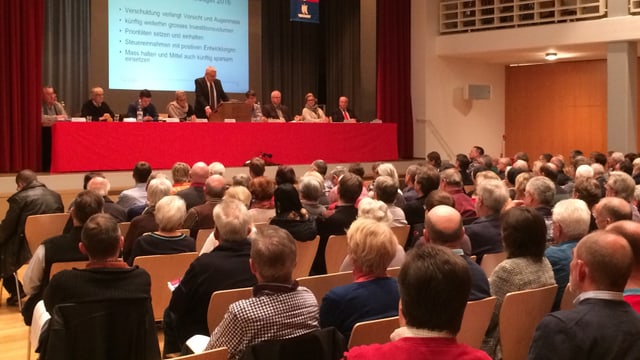 Gemeindeversammlung in der Aula Brunnen