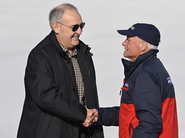 Guy Parmelin (l.) mit OK-Chef Marius Robyr.