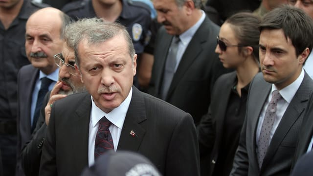 Recep Tayyip Erdogan und Yusuf Yerkel beim Besuch in Soma.