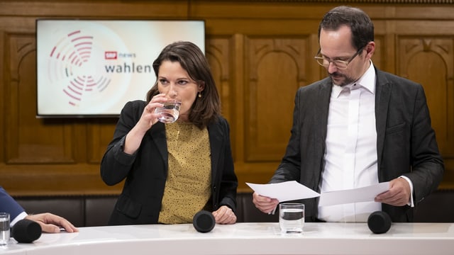 Mattea Meyer, SP-Co-Präsidentin und Balthasar Glättli, Präsident der Grünnen, im SRF-Wahlstudio