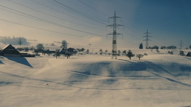 Strommasten in Menzingen