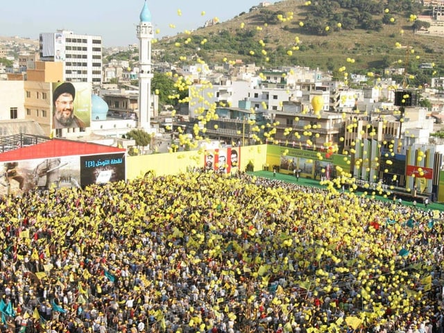 Tausende Hisbollah-Anhänger feiern 2009 die Befreiung des Südens Libanons im Jahr 2000.