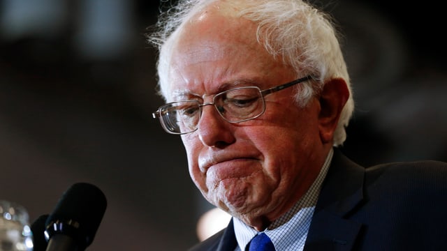 Bernie Sanders macht ein unglückliches Gesicht