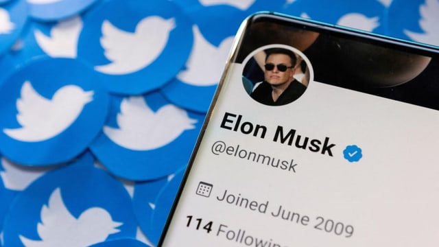 Das Bild zeigt den Twitter-Account von Elon Musk.