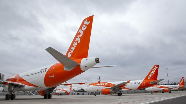 Viele Maschinen des britischen Billigfliegers Easyjet stehen zurzeit auf dem Flughafen in Genf still. 