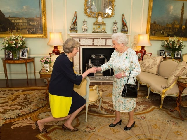 May und die Queen. 