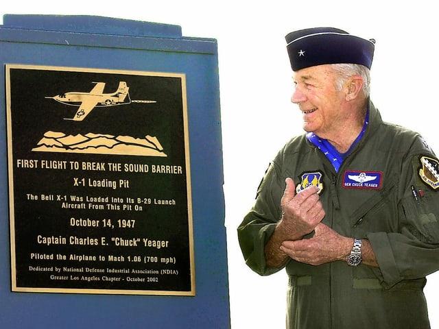 Chuck Yeager receives plaque of honor in 2002