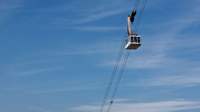 Eine Seilbahn.