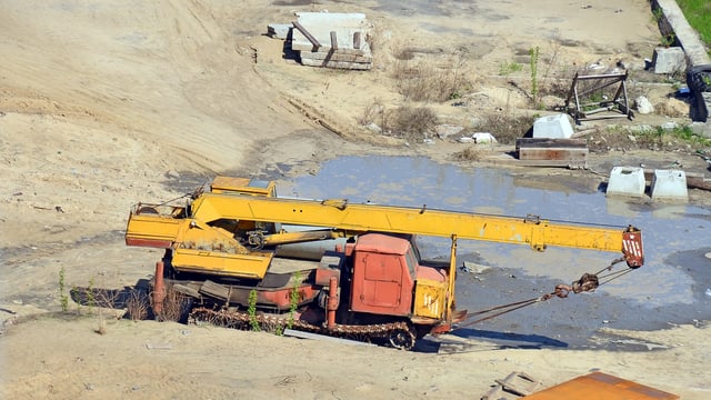 An einem Tüpel befindet sich eine Baustelle