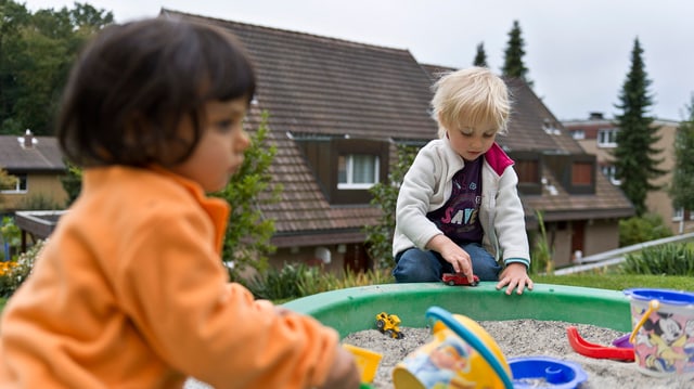 Kinder am Spielen