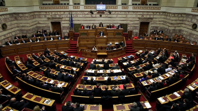 Totale auf das griechische Parlament.