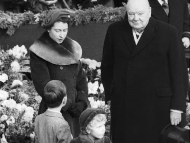 Charles 1954 mit dem britischen Kriegshelden Winston Churchill.