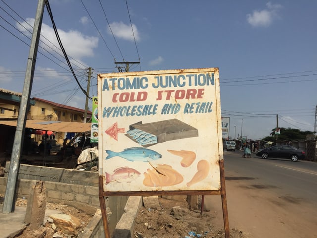 Schild «Atomic Junction Cold Store»