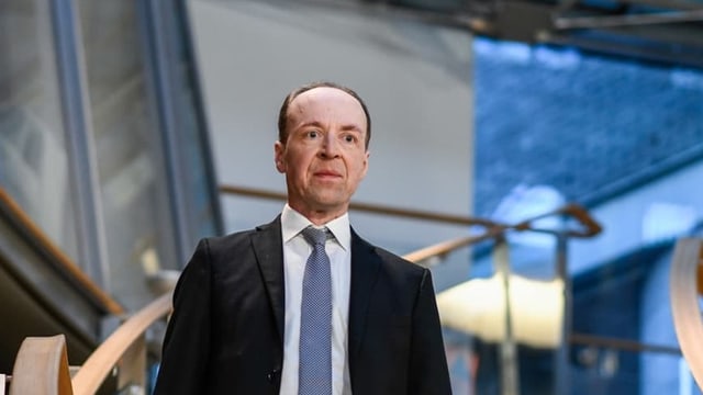 Der nationalkonservative Politiker Jussi Halla-Aho möchte ohne Schweden der Nato beitreten.