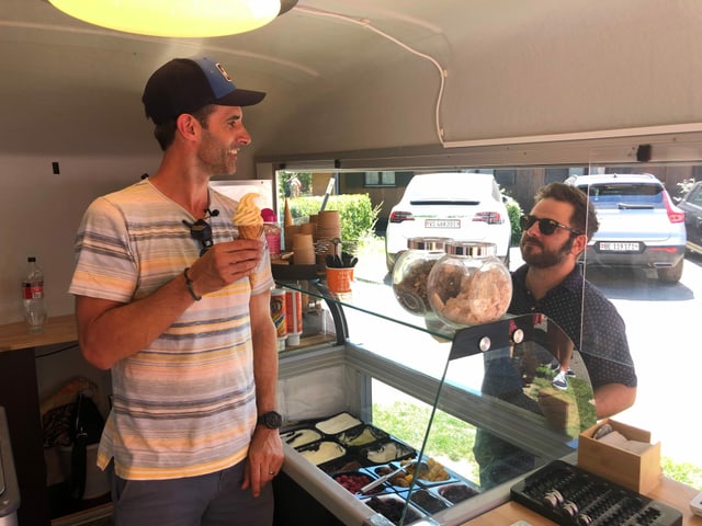 Gelati, anyone? Philippe Gerber und Marco Thomann integrieren sich auf dem Campingplatz rasch. 