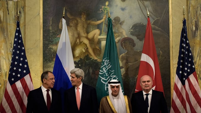  Die Aussenminister Russlands, der USA, Saudi-Arabiens und der Türkei. 