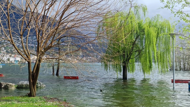 Der Lago Maggiore war am 1. April bis an den Rand gefüllt.