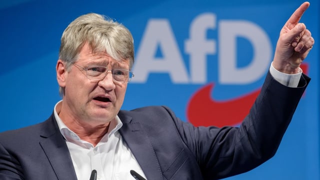 Meuthen hebt den Finger