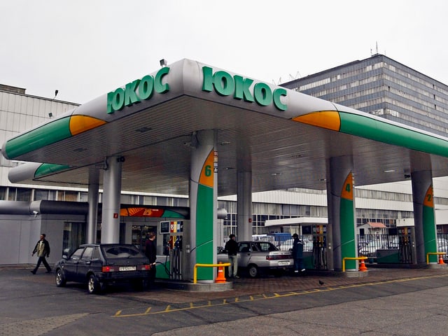 Eine ehemalige Yukos-Tankstelle in Moskau.