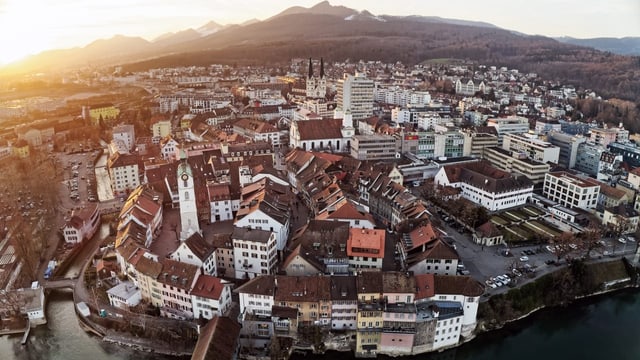 Blick über das abendliche Olten.