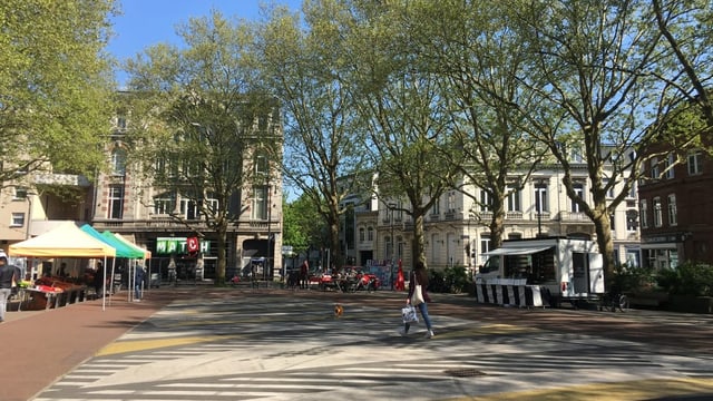 Zentraler Platz von Lille in der Morgensonne.