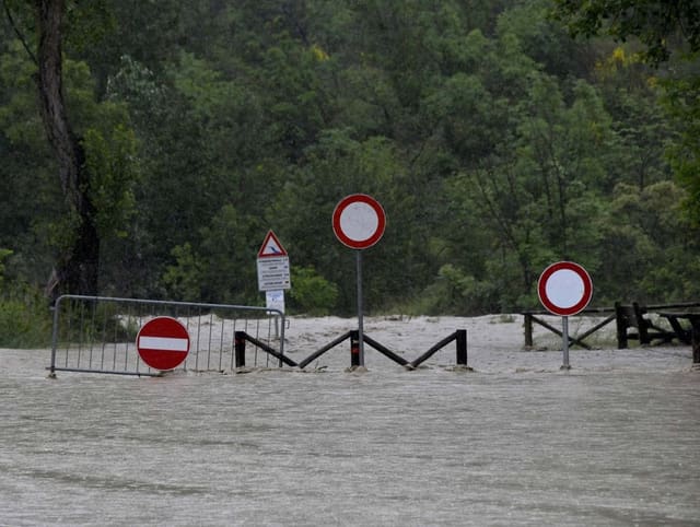 Überschwemmte Strasse.