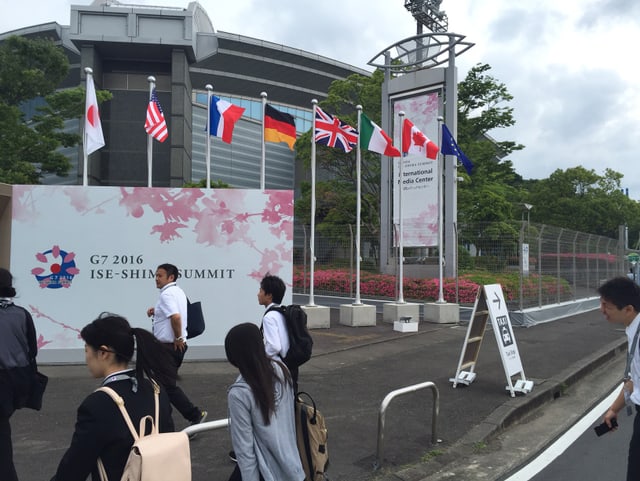 Flaggen vor G7-Treffen. 