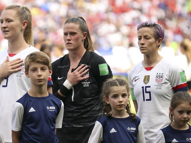 Die US-Fussballspielerin Megan Rapinoe singt die Hymne nicht, um ihre Ablehnung zu Präsident Donald Trump auszudrücken.