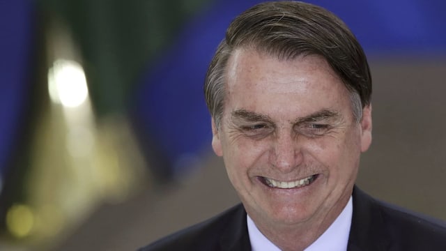 Der brasiliansche Präsident Jair Bolsonaro will den Regenwald wirtschaftlich nutzen.