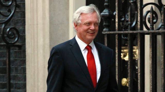 David Davis geht zu Fuss