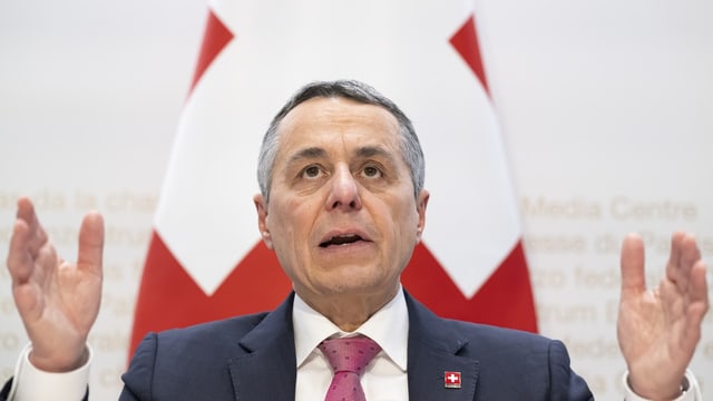 Bundesrat Ignazio Cassis spricht an einer Medienkonferenz über das Verhandlungsmandat mit der EU.