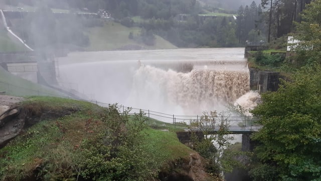 Large bodies of water fall over the overflow here.