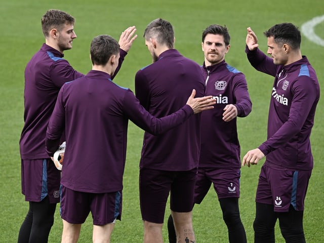 Granit Xhaka (r.) und Co. im Training vor dem Duell mit West Ham. 