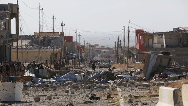 Blick in eine zerstörte Stadt in Sindschar kurz nach der Rückeroberung.