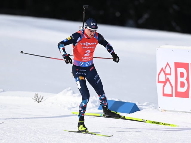 Biathlet im Skilanglauf-Wettkampf.