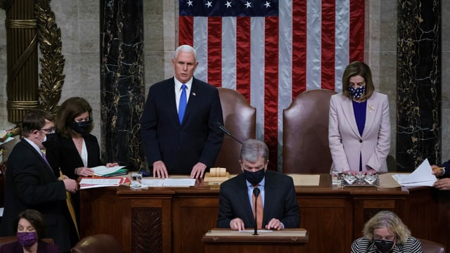 Pence and Pelosi in Congress.