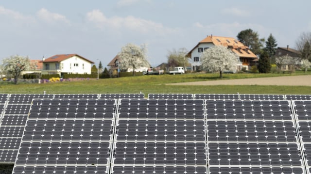 Solaranlage vor Einfamlienhäusern